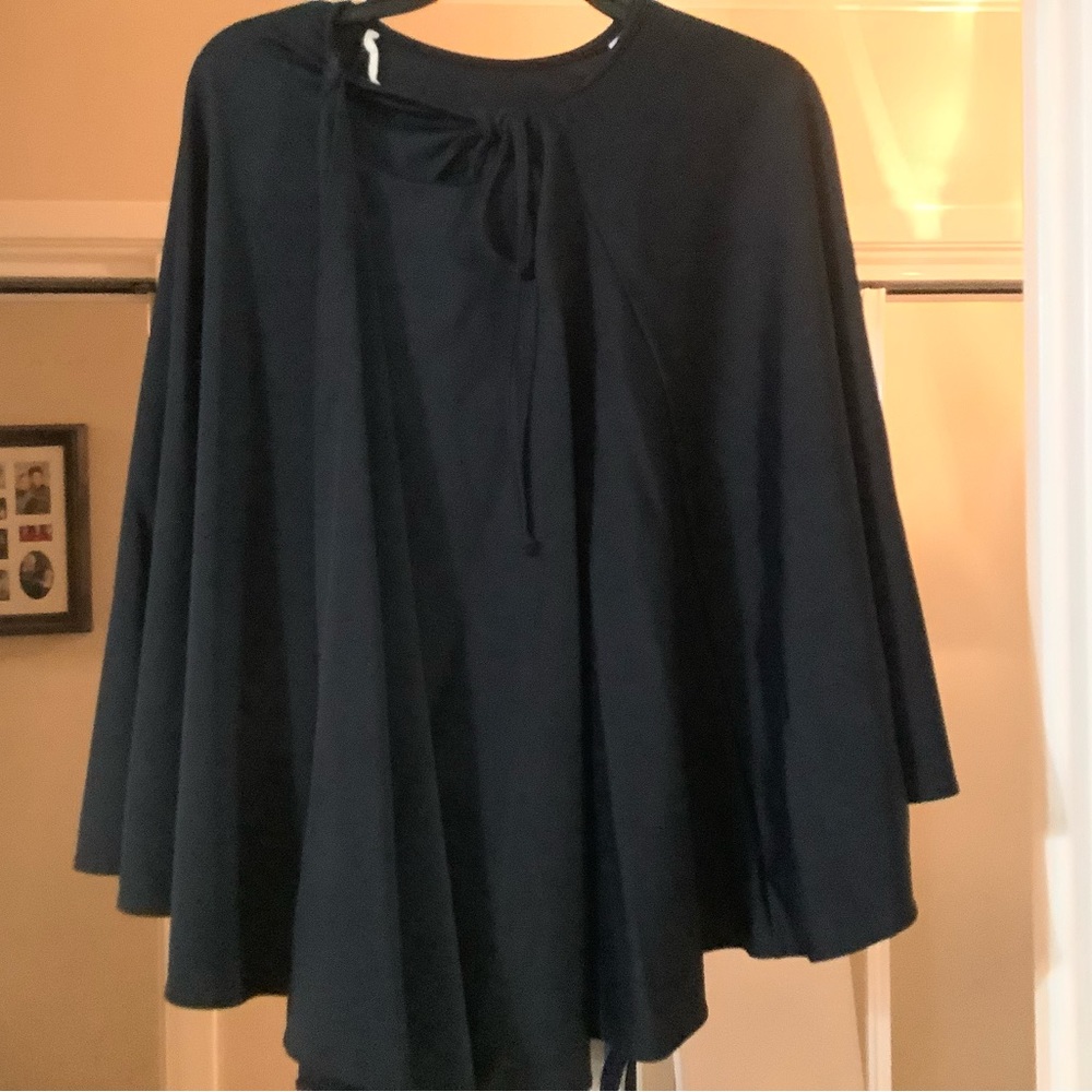 Gaviota swimsuit cover with tie belt in navy.